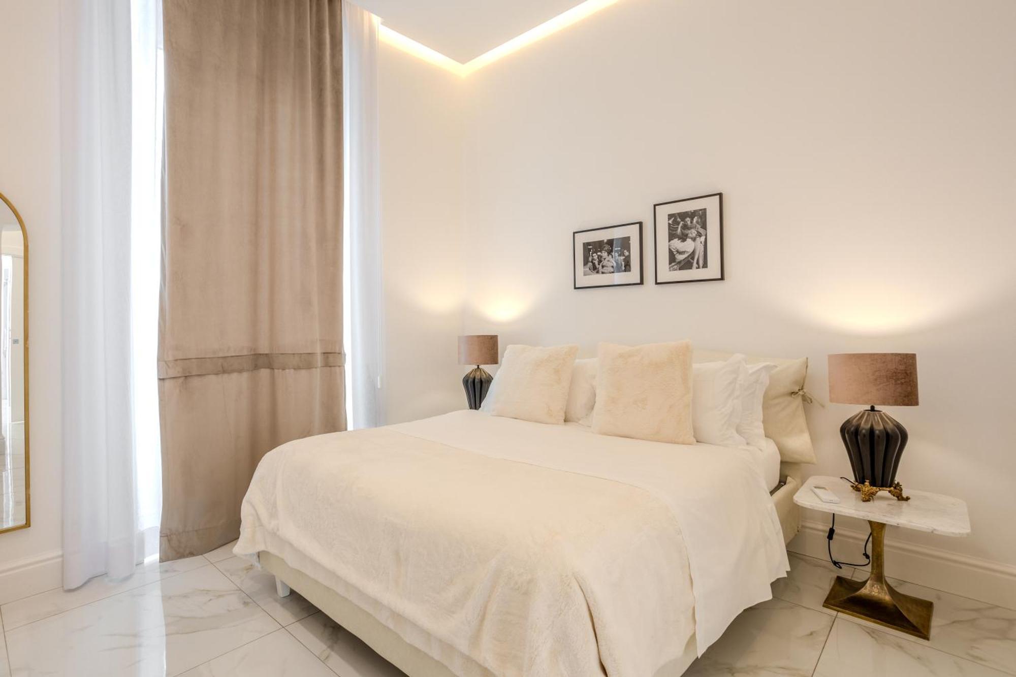 La Corte Dei Mille Luxury Naples Exterior photo
