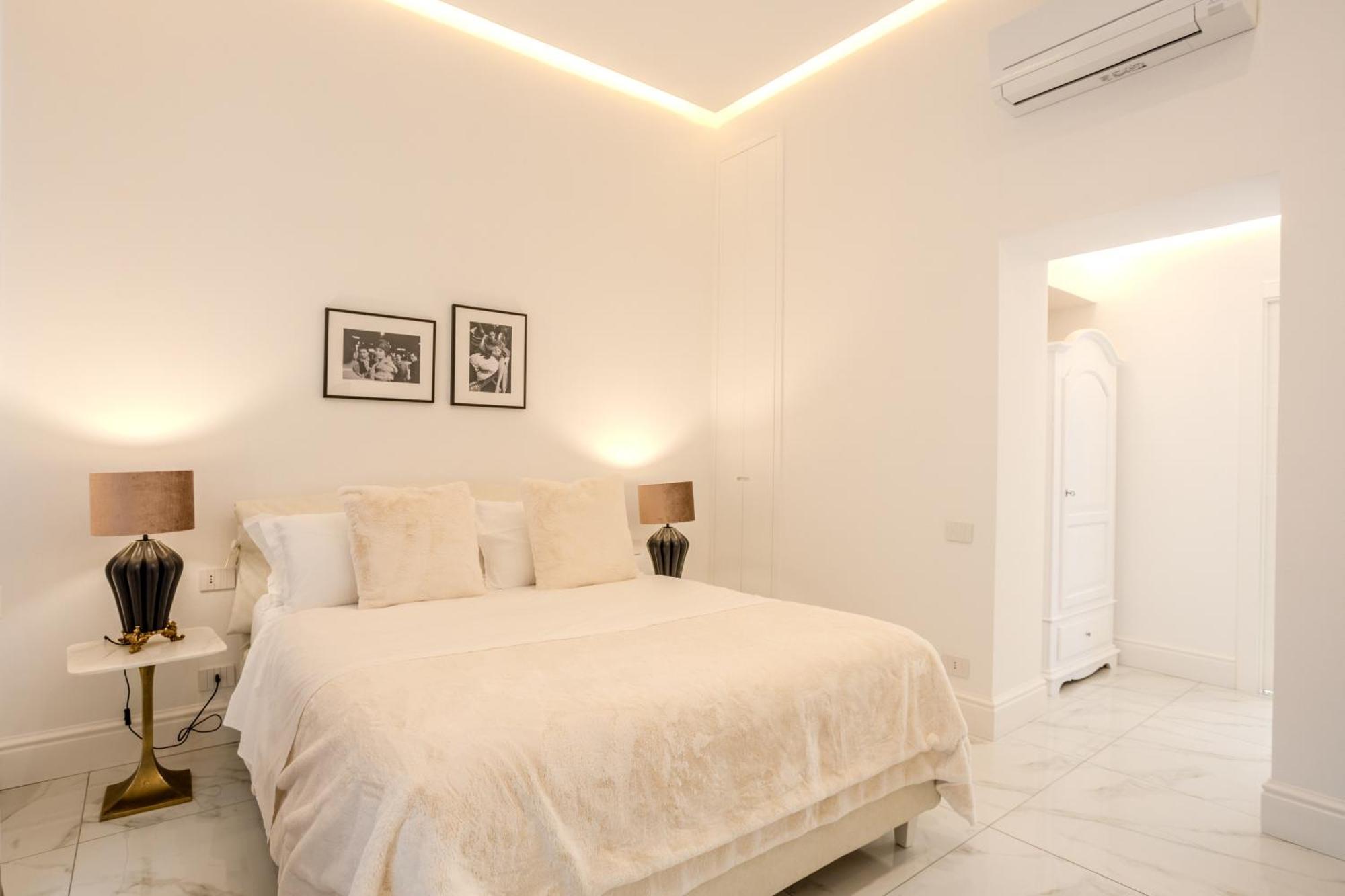 La Corte Dei Mille Luxury Naples Exterior photo